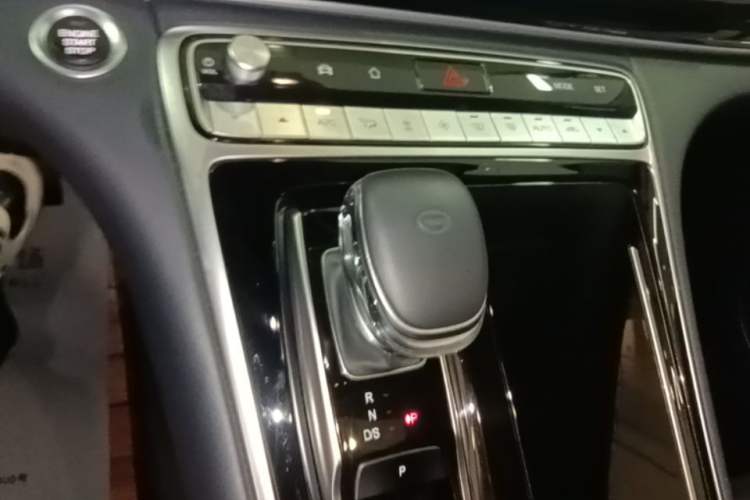Used GAC Trumpchi M8 2021 Lingxiu Series 390T Luxury Edition Gear Lever