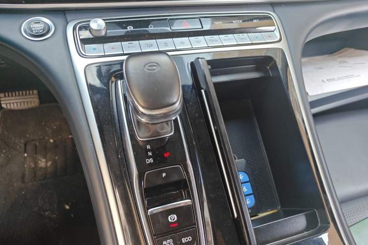 Used GAC Trumpchi M8 2021 Lingxiu Series 390T Deluxe Edition Gear Lever
