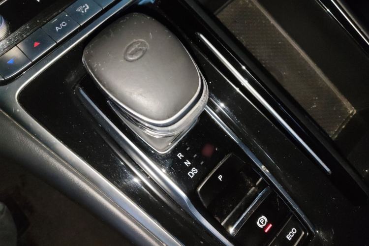 Used GAC Trumpchi M8 2021 Master Series 390T Ultimate Edition Gear Lever