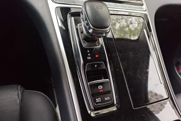 Used GAC Trumpchi M8 2021 Lingxiu Series 390T Deluxe Edition Gear Lever