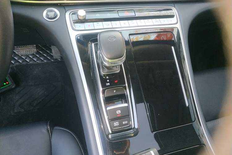 Used GAC Trumpchi M8 2021 Lingxiu Series 390T Deluxe Edition Gear Lever