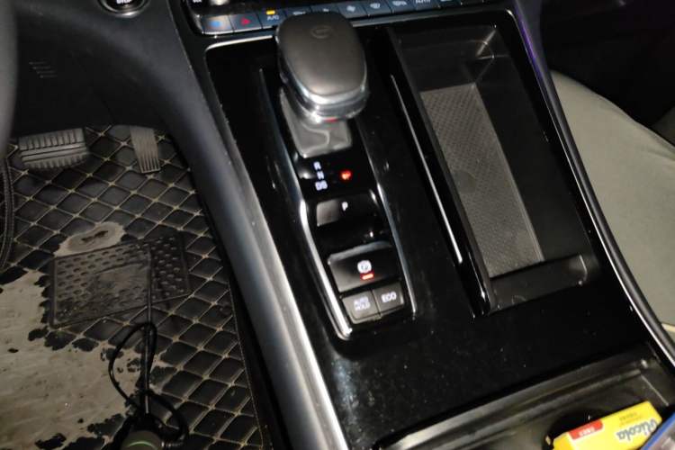 Used GAC Trumpchi M8 2021 Lingxiu Series 390T Ultimate Edition Gear Lever