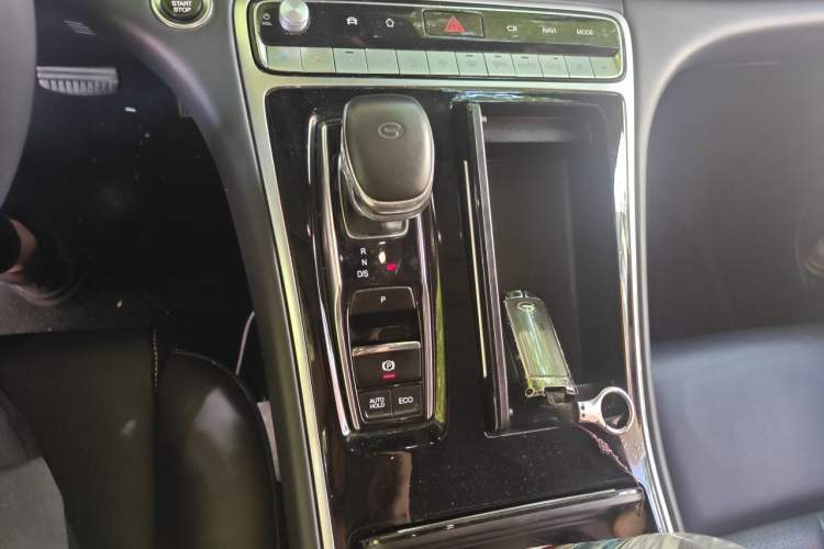 Used GAC Trumpchi M8 2021 Lingxiu Series 390T Ultimate Edition Gear Lever