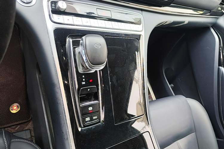 Used GAC Trumpchi M8 2021 Lingxiu Series 390T Deluxe Edition Gear Lever