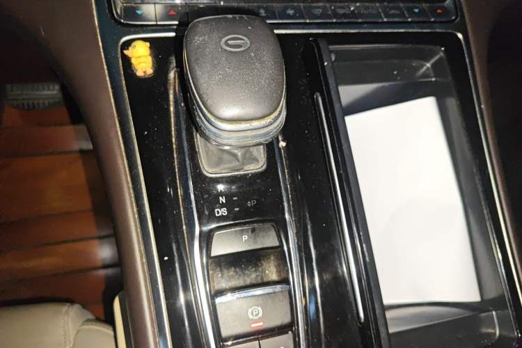 Used GAC Trumpchi M8 2021 Lingxiu Series 390T Deluxe Edition Gear Lever