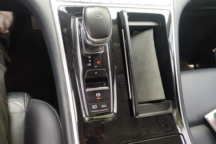 Used GAC Trumpchi M8 2021 Lingxiu Series 390T Deluxe Edition Gear Lever