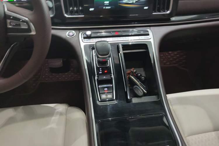 Used GAC Trumpchi M8 2021 Lingxiu Series 390T Luxury Edition Gear Lever