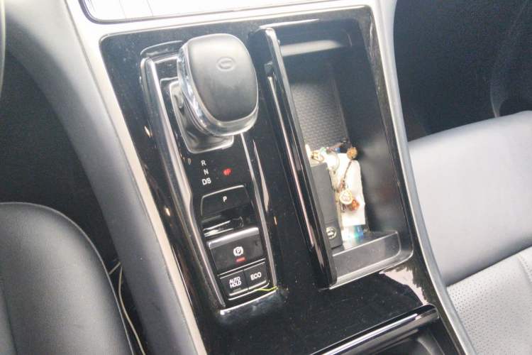 Used GAC Trumpchi M8 2021 Lingxiu Series 390T Ultimate Edition Gear Lever