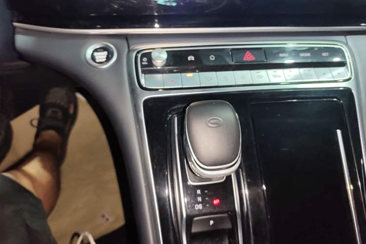 Used GAC Trumpchi M8 2021 Lingxiu Series 390T Deluxe Edition Gear Lever