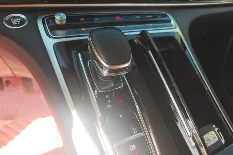 Used GAC Trumpchi M8 2021 Lingxiu Series 390T Deluxe Edition Gear Lever
