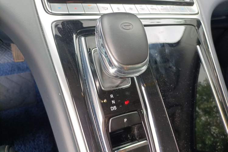 Used GAC Trumpchi M8 2021 Lingxiu Series 390T Deluxe Edition Gear Lever