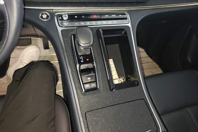 Used GAC Trumpchi M8 2021 Lingxiu Series 390T Deluxe Edition Gear Lever