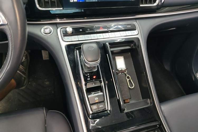 Used GAC Trumpchi M8 2021 Lingxiu Series 390T Ultimate Edition Gear Lever