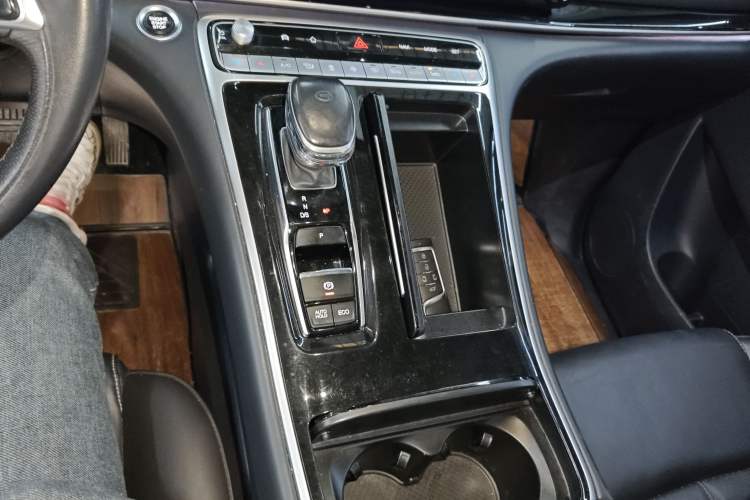 Used GAC Trumpchi M8 2021 Lingxiu Series 390T Deluxe Edition Gear Lever