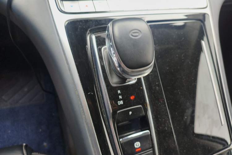 Used GAC Trumpchi M8 2021 Lingxiu Series 390T Deluxe Edition Gear Lever