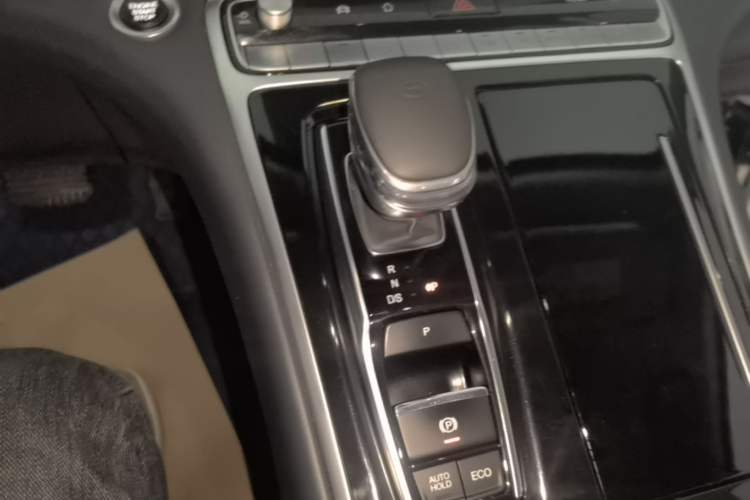 Used GAC Trumpchi M8 2021 Lingxiu Series 390T Deluxe Edition Gear Lever