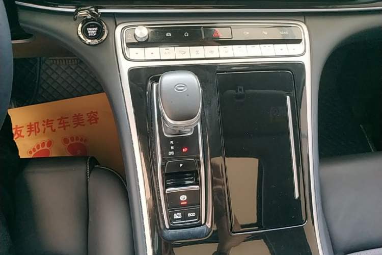 Used GAC Trumpchi M8 2021 Lingxiu Series 390T Flagship Edition Gear Lever