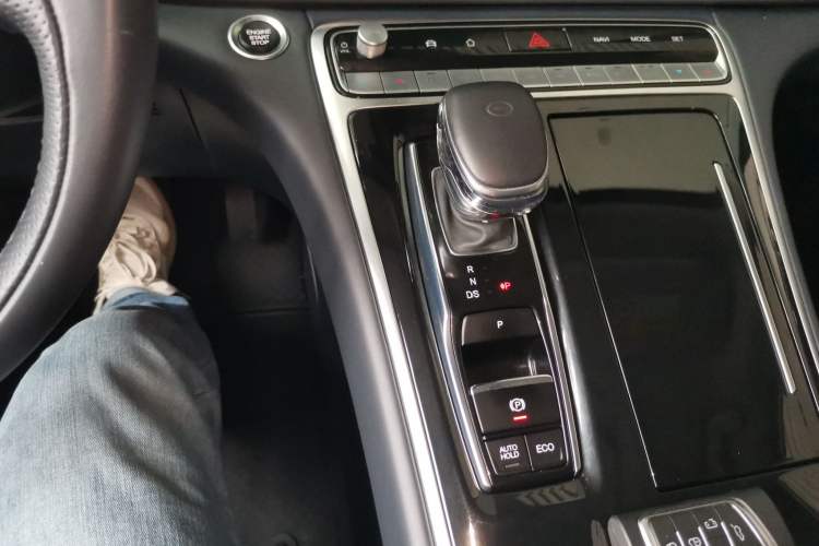 Used GAC Trumpchi M8 2021 Lingxiu Series 390T Deluxe Edition Gear Lever