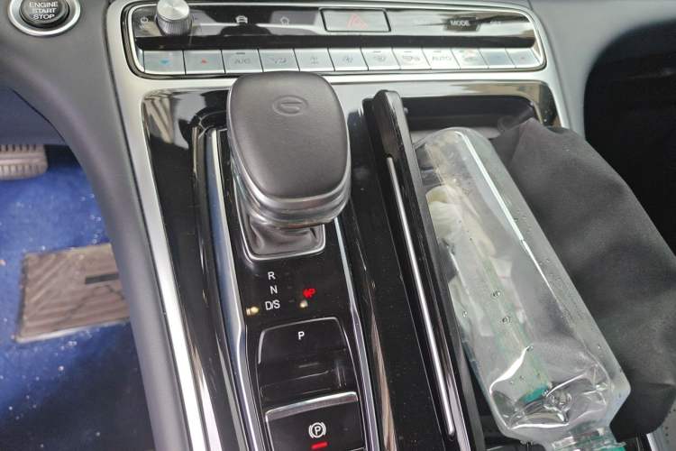 Used GAC Trumpchi M8 2021 Lingxiu Series 390T Deluxe Edition Gear Lever