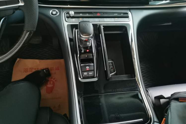 Used GAC Trumpchi M8 2021 Revised Version Lingxiu Series 390T Luxury Edition Gear Lever