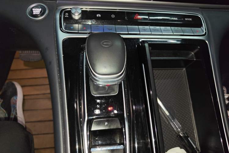 Used GAC Trumpchi M8 2021 Lingxiu Series 390T Ultimate Edition Gear Lever