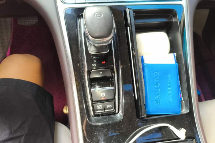 Used GAC Trumpchi M8 2021 Lingxiu Series 390T Ultimate Edition Gear Lever