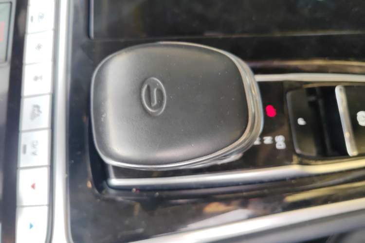Used GAC Trumpchi M8 2021 Master Series 390T Prestige Edition Gear Lever