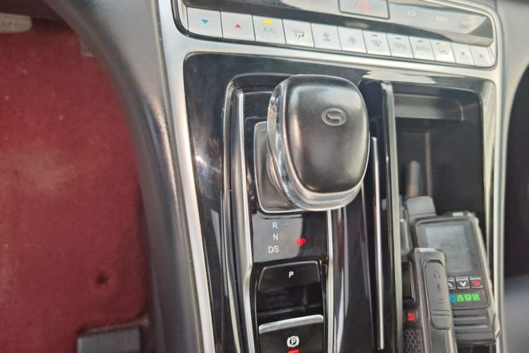 Used GAC Trumpchi M8 2021 Lingxiu Series 390T Ultimate Edition Gear Lever