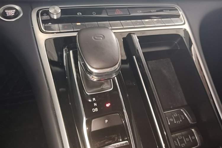 Used GAC Trumpchi M8 2021 Master Series 390T Ultimate Edition Gear Lever