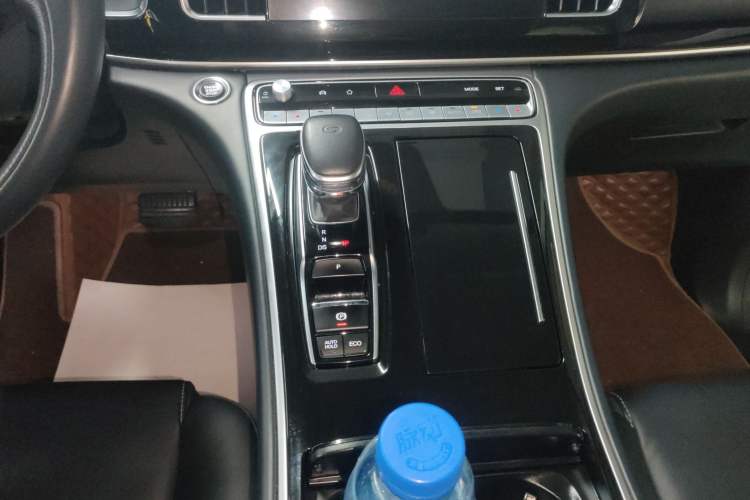 Used GAC Trumpchi M8 2021 Revised Version Lingxiu Series 390T Luxury Edition Gear Lever