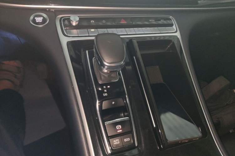 Used GAC Trumpchi M8 2021 Revised Version Lingxiu Series 390T Luxury Edition Gear Lever