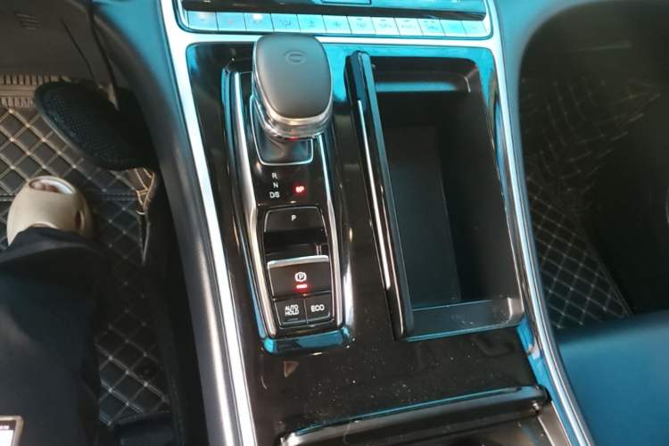 Used GAC Trumpchi M8 2021 Master Series 390T Prestige Edition Gear Lever