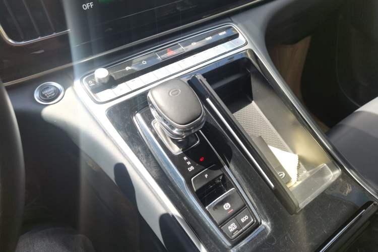 Used GAC Trumpchi M8 2021 Lingxiu Series 390T Ultimate Edition Gear Lever