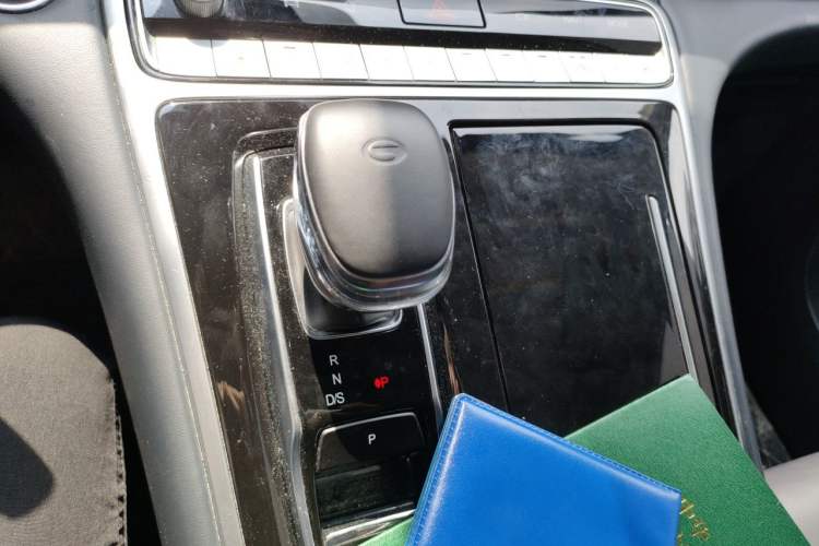 Used GAC Trumpchi M8 2021 Lingxiu Series 390T Deluxe Well-being Edition Gear Lever
