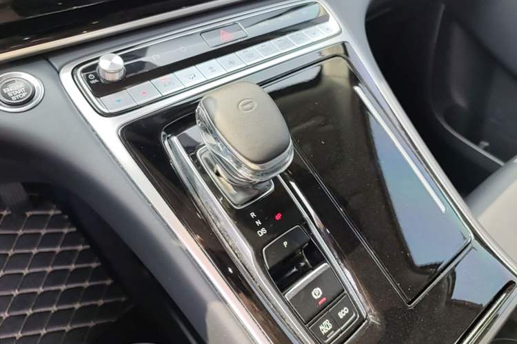 Used GAC Trumpchi M8 2021 Lingxiu Series 390T Deluxe Edition Gear Lever