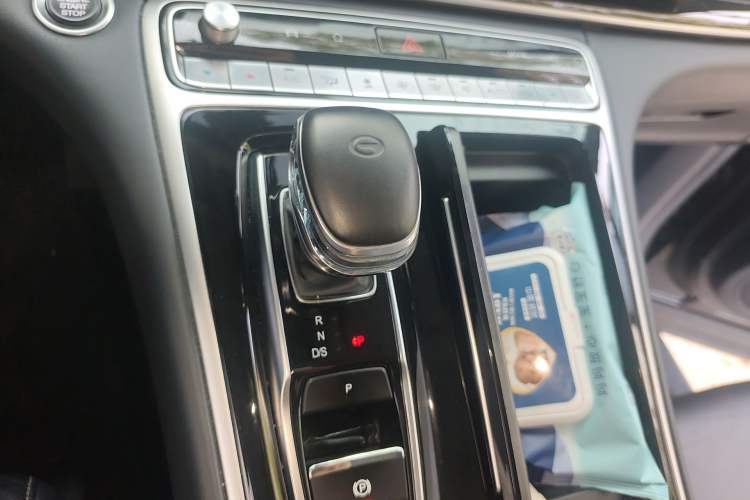 Used GAC Trumpchi M8 2021 Lingxiu Series 390T Deluxe Edition Gear Lever