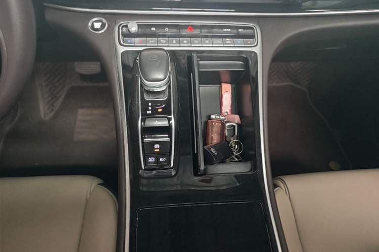 Used GAC Trumpchi M8 2021 Lingxiu Series 390T Luxury Edition Gear Lever