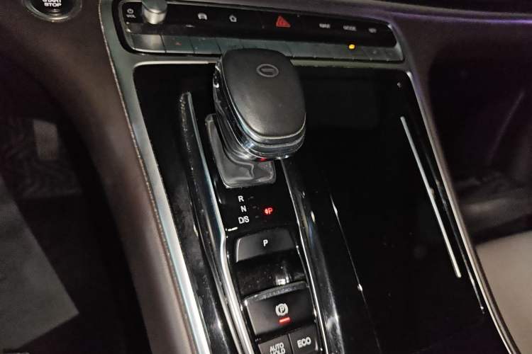 Used GAC Trumpchi M8 2021 Lingxiu Series 390T Deluxe Edition Gear Lever