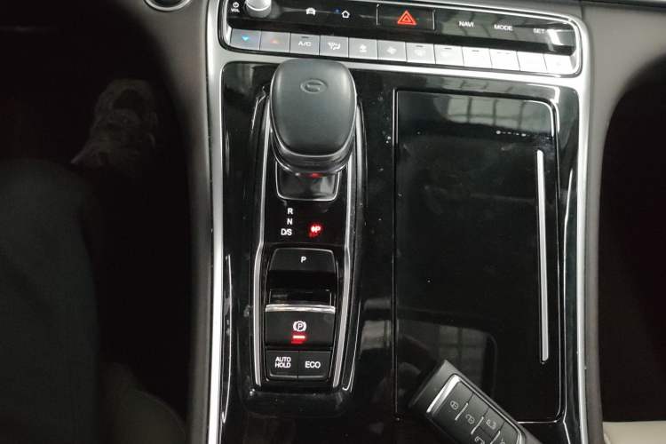 Used GAC Trumpchi M8 2021 Lingxiu Series 390T Deluxe Edition Gear Lever
