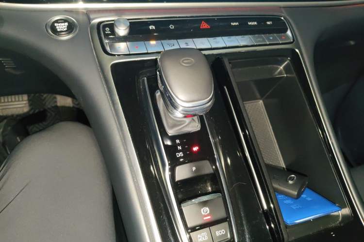 Used GAC Trumpchi M8 2021 Lingxiu Series 390T Deluxe Edition Gear Lever