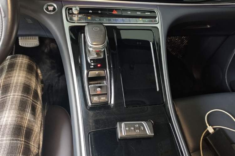Used GAC Trumpchi M8 2021 Lingxiu Series 390T Ultimate Edition Gear Lever
