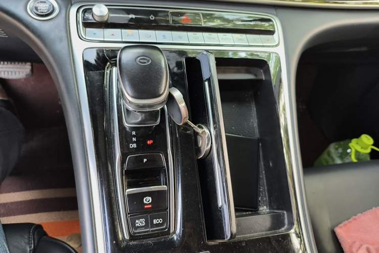 Used GAC Trumpchi M8 2021 Lingxiu Series 390T Ultimate Edition Gear Lever