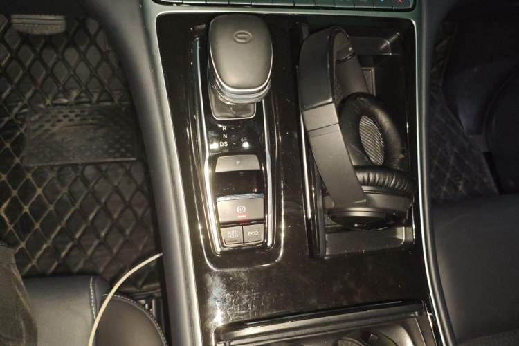 Used GAC Trumpchi M8 2021 Master Series 390T Ultimate Edition Gear Lever