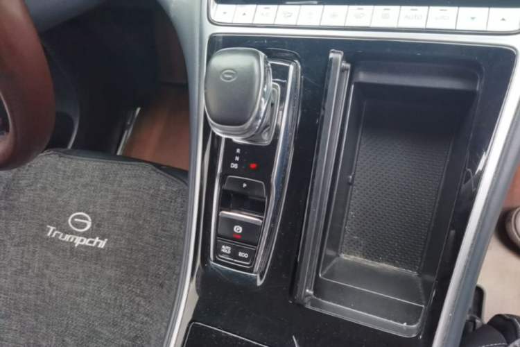 Used GAC Trumpchi M8 2021 Lingxiu Series 390T Deluxe Edition Gear Lever
