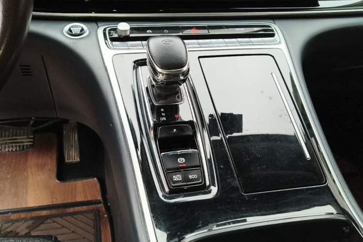 Used GAC Trumpchi M8 2021 Lingxiu Series 390T Deluxe Edition Gear Lever