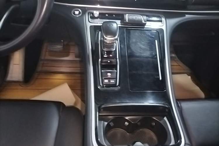 Used GAC Trumpchi M8 2021 Lingxiu Series 390T Ultimate Edition Gear Lever