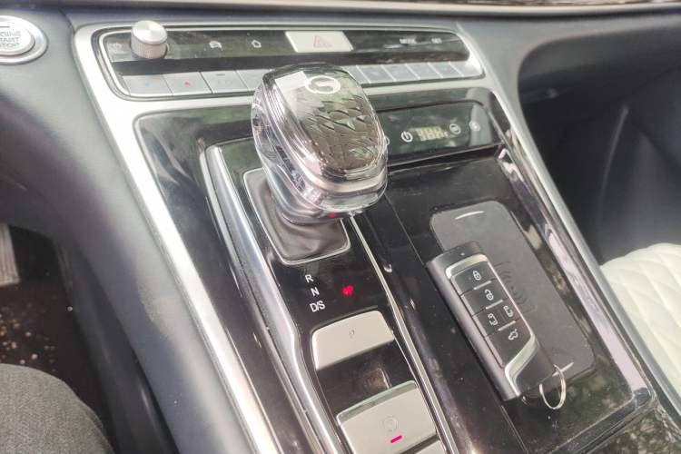 Used GAC Trumpchi M8 2021 Lingxiu Series 390T Deluxe Edition Gear Lever