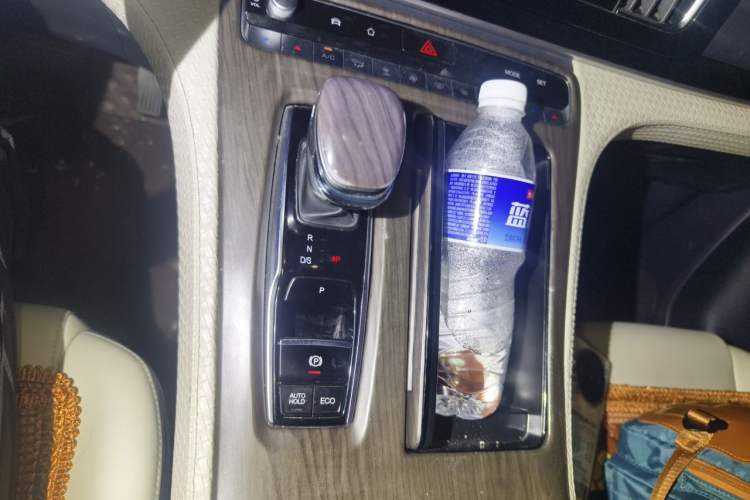 Used GAC Trumpchi M8 2021 Lingxiu Series 390T Deluxe Edition Gear Lever