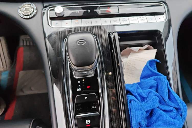 Used GAC Trumpchi M8 2021 Master Series 390T Prestige Edition Gear Lever