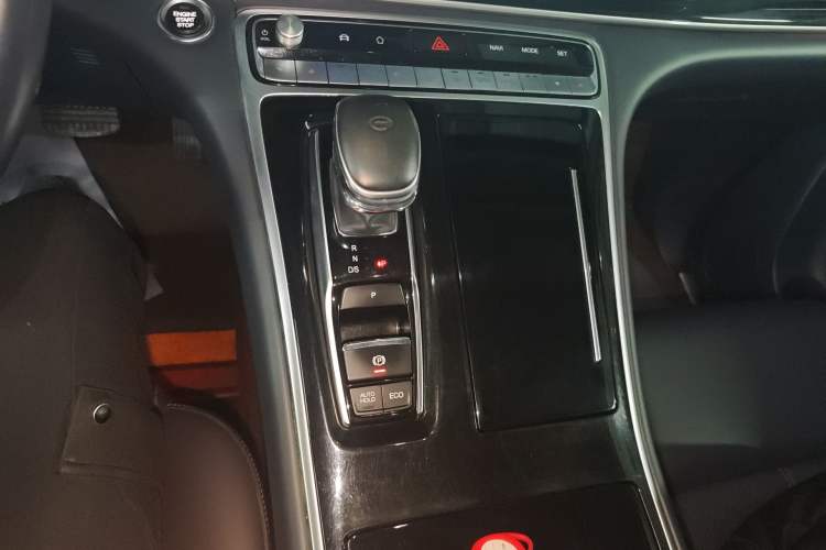 Used GAC Trumpchi M8 2021 Lingxiu Series 390T Deluxe Edition Gear Lever
